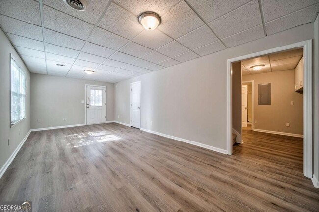 Building Photo - 2011 Town Lake Hills W