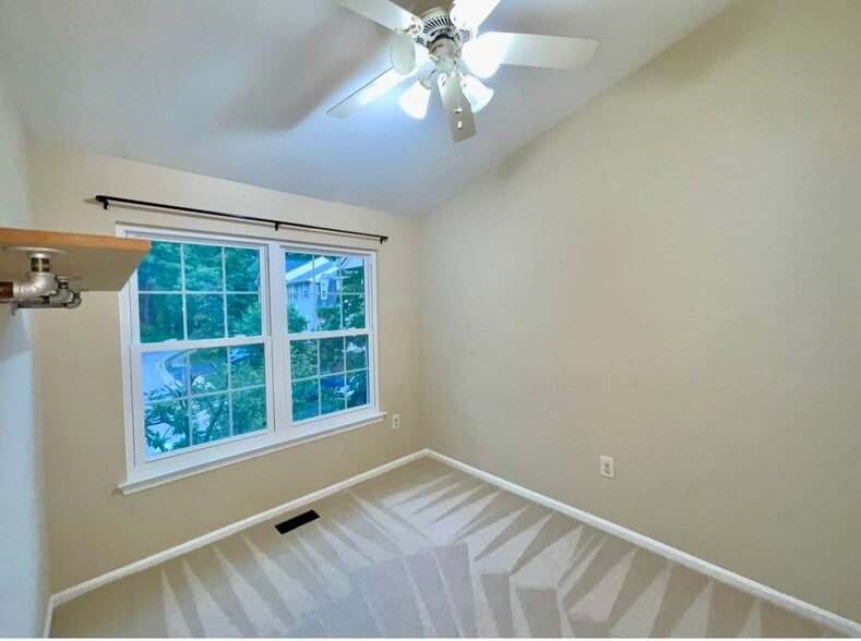 Building Photo - 7877 Wintercress Ln