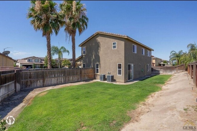 Building Photo - Beautiful Two Story Southwest Home!