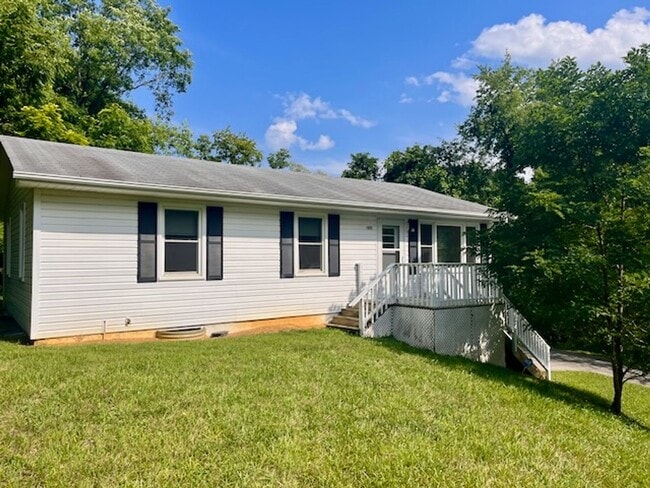 Building Photo - 1480 Boxwood Dr