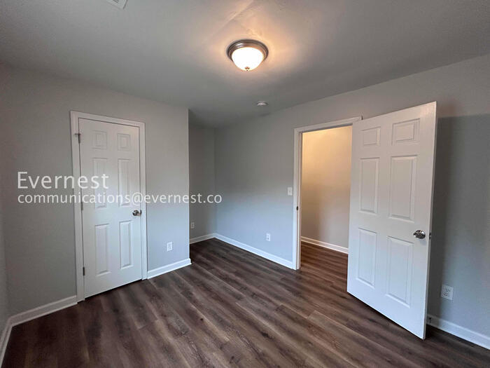 Building Photo - 2007 Morehouse Dr NW