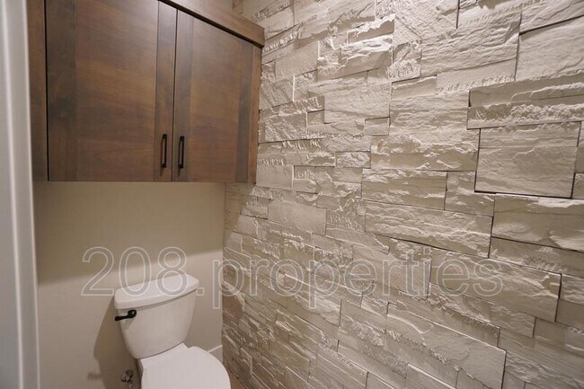 Building Photo - 3045 S Honeycomb Way