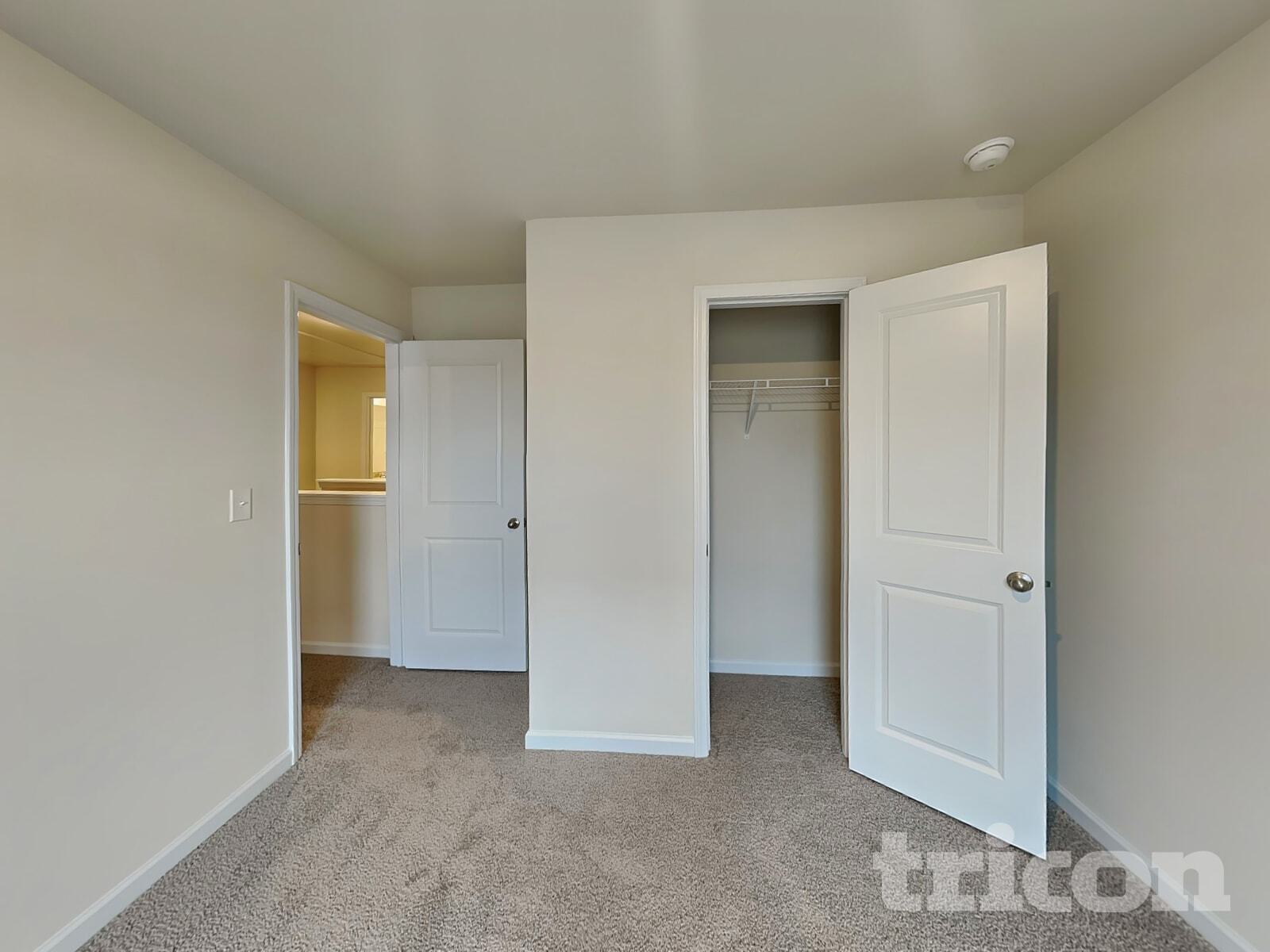 Building Photo - 244 Oliver Dr