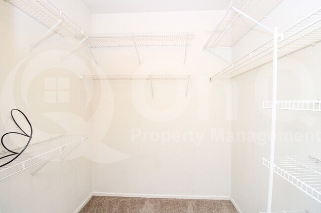 Building Photo - 16013 S Desert Foothills Pkwy