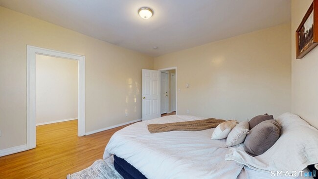 Building Photo - 24 Madison St