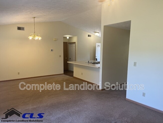 Building Photo - 550 College Ave