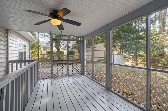 Building Photo - 1516 Cedarwood Dr