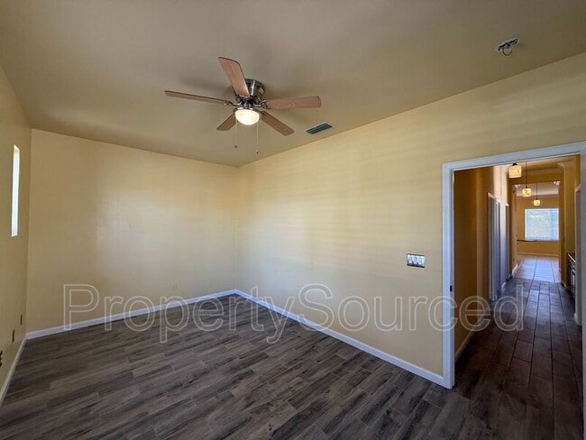Building Photo - 523 Ruess Rd