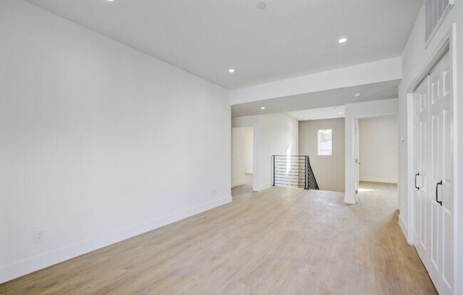 Building Photo - 5639 Riverton Ave