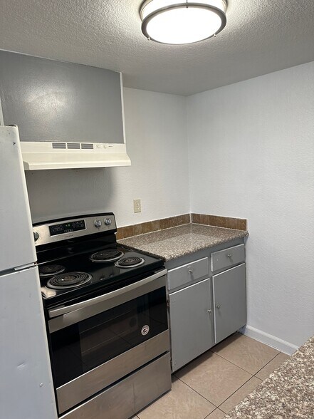Building Photo - 3634 Bellinger Ct