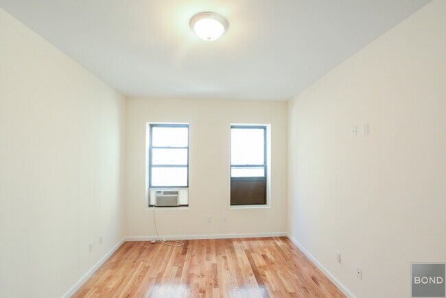 Building Photo - 151 E 71st St