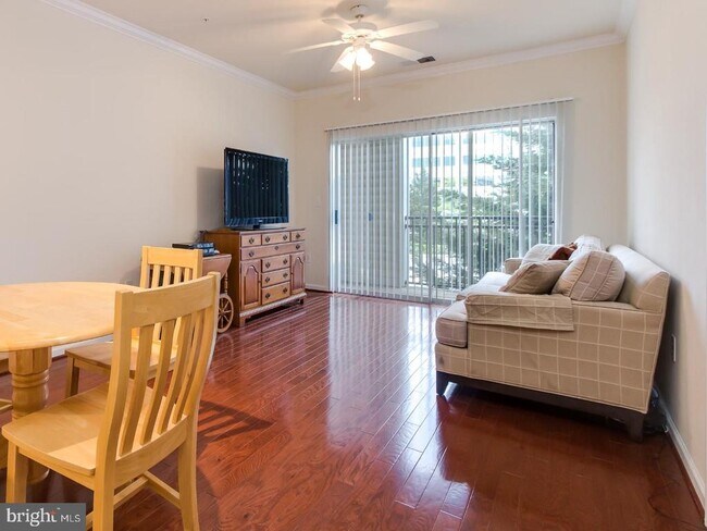 Building Photo - 12941 Centre Park Cir