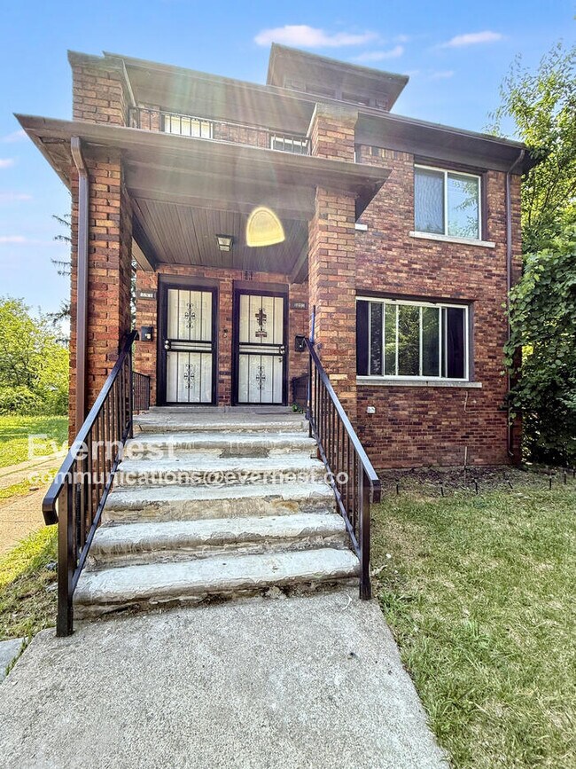 Primary Photo - 5261 Lakewood St