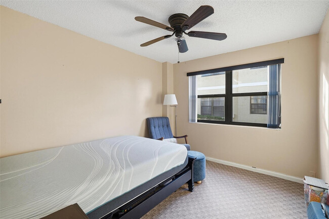 Building Photo - 8412 Shadow Ct