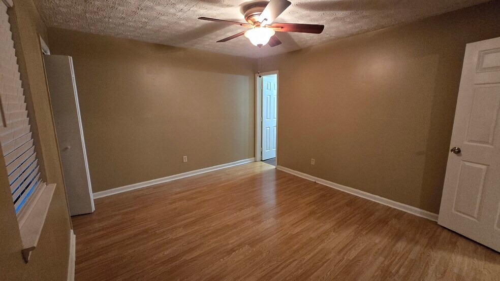 Building Photo - 8372 Warren Dr