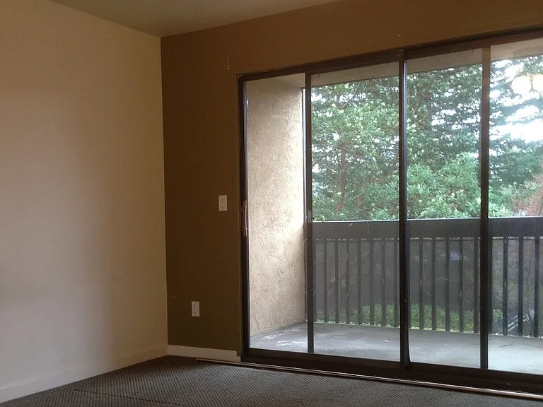 Building Photo - 300 Los Alamos Rd