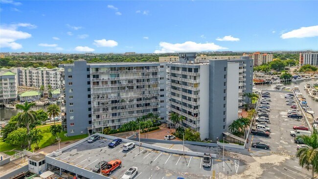 Building Photo - 1800 NW 24th Ave