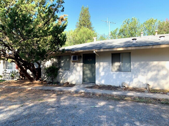 Primary Photo - 2868003/60