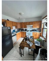 Building Photo - 20 Hanson St