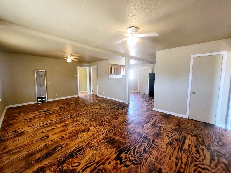 Primary Photo - 1513 Sycamore St