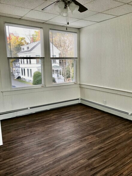 Bedroom 1 - 77 High St