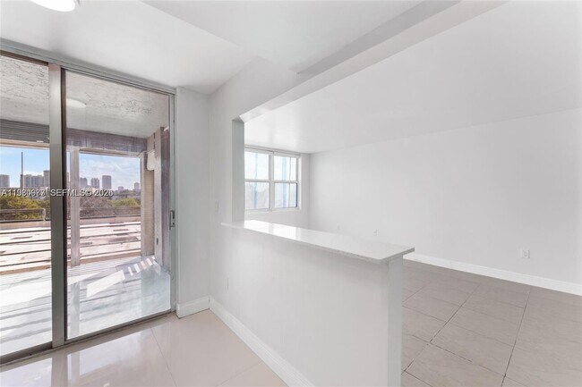 Building Photo - 17890 W Dixie Hwy