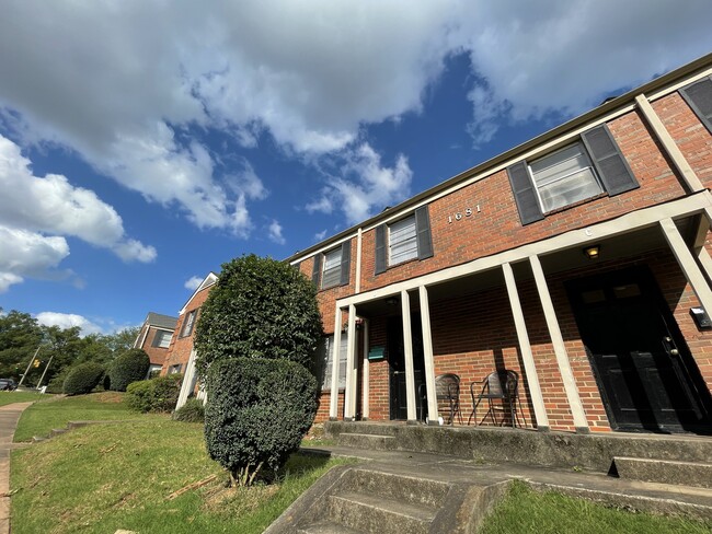 Exterior - 1681 Valley Ave