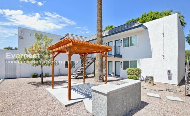 Building Photo - 2539 N 48th St