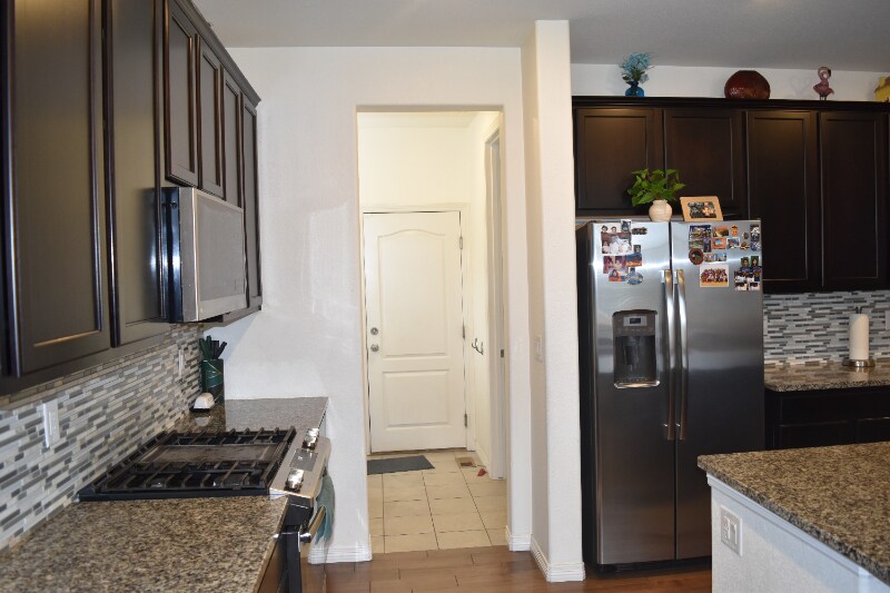 Building Photo - 8852 Lanceleaf St