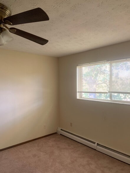 Building Photo - 2065 Sutton Ave