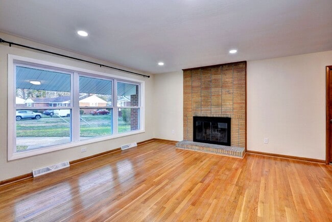 Building Photo - Call Eric Thompson at (757) 685-3172 for more information