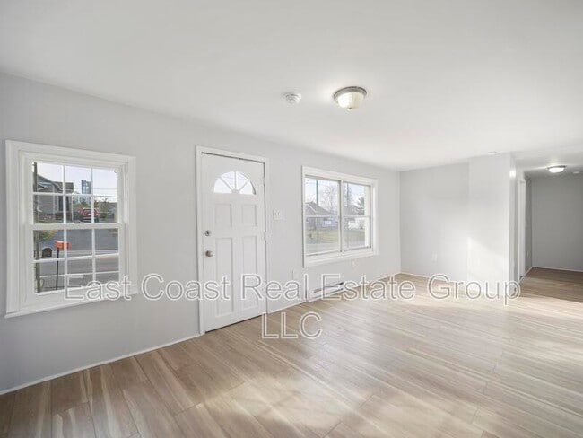 Building Photo - 528 Hack Wilson Way