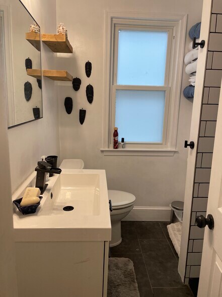 Main floor bathroom - 4211 29th St