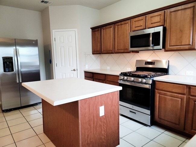 Building Photo - 11012 Liberty Farms Dr