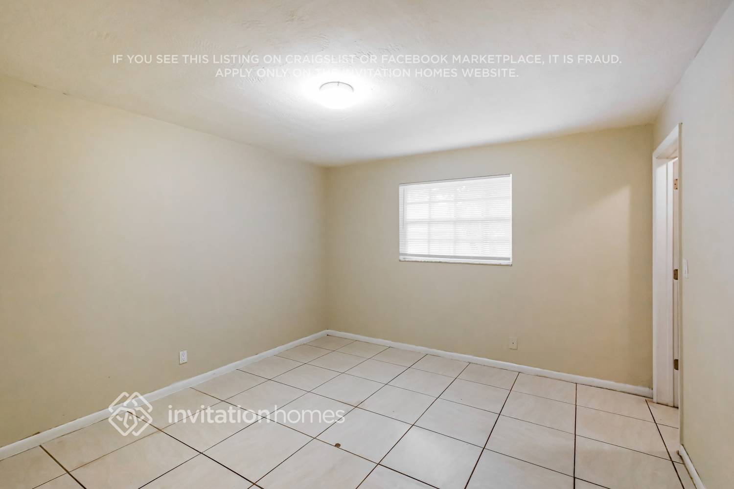 Building Photo - 1380 SW 26th Terrace
