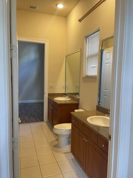 Building Photo - 10341 Medicis Pl