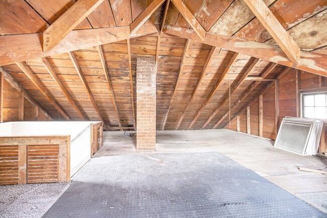 Building Photo - 3 BED 1 BATH BEAUTIFUL SINGLE HOME!