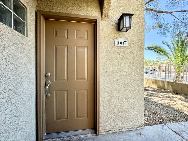Building Photo - 3145 E Flamingo Rd