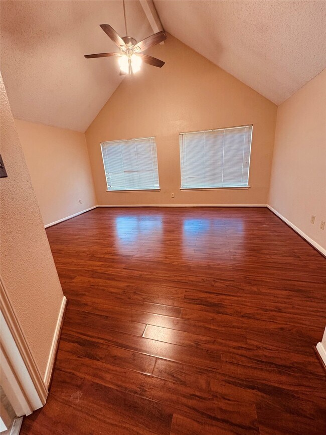 Building Photo - 14810 Rancho Vista Dr