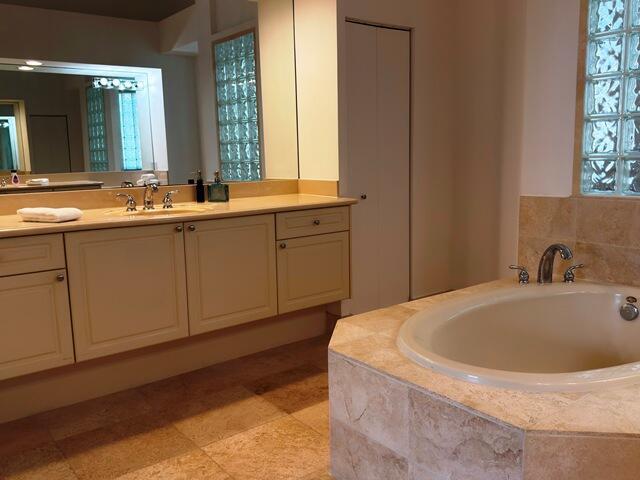 Building Photo - 8387 Ironhorse Ct