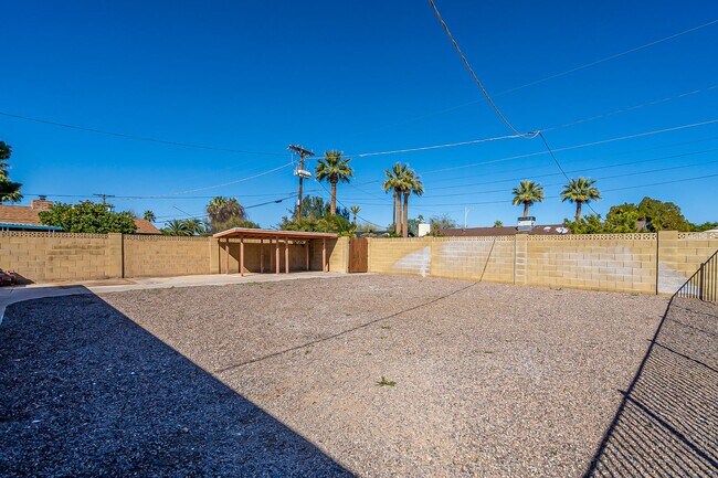 Building Photo - 3bed/2bath with pool in Scottsdale Highlands!