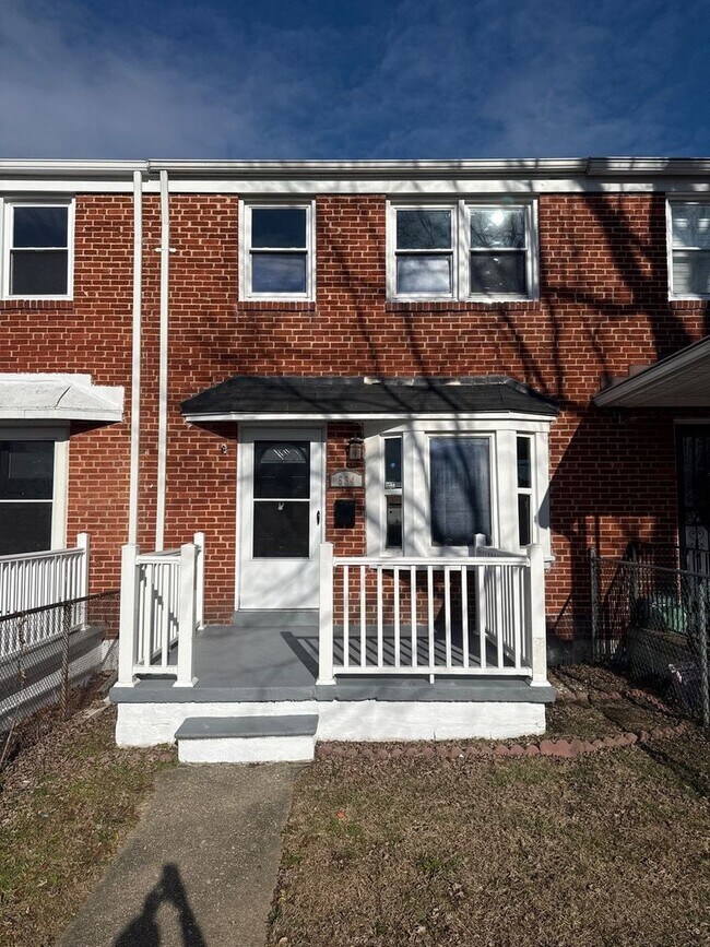 Building Photo - Three-Bedroom Home In Essex