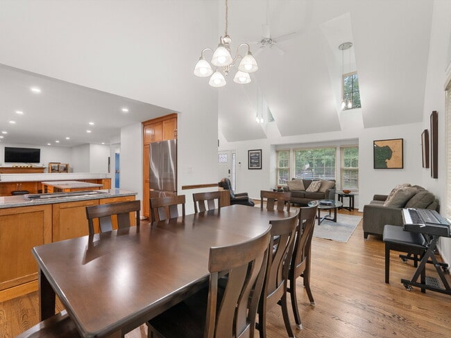 Building Photo - "Stunning 4-Bed Gem with Finished Basement...