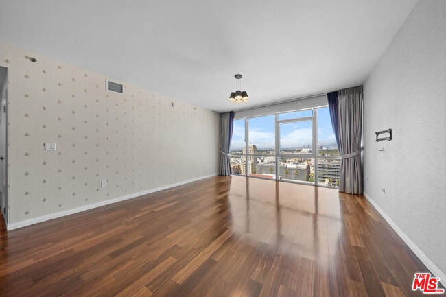 Building Photo - 3785 Wilshire Blvd