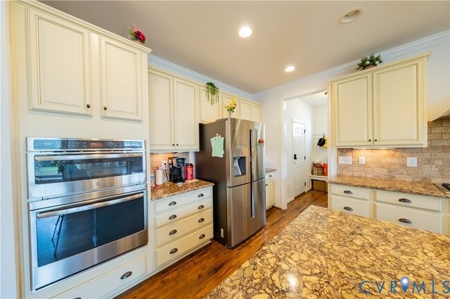 Building Photo - 9528 Thistleton Ct