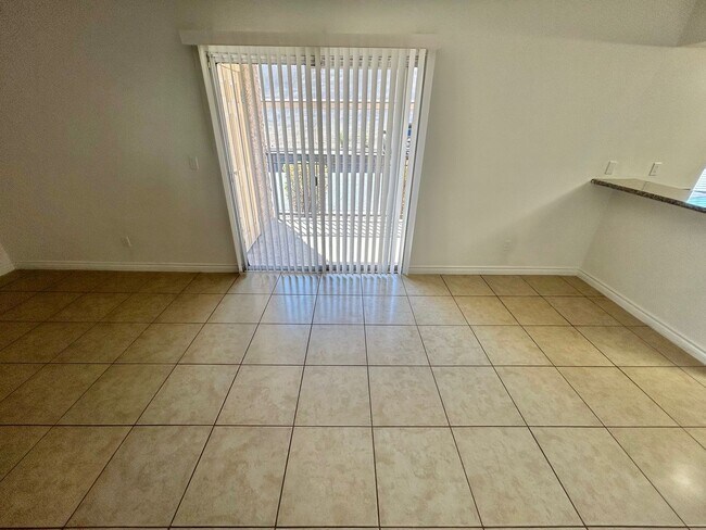 Building Photo - ADORABLE 2 BEDROOM 2 BATHROOM 1ST FLOOR CONDO