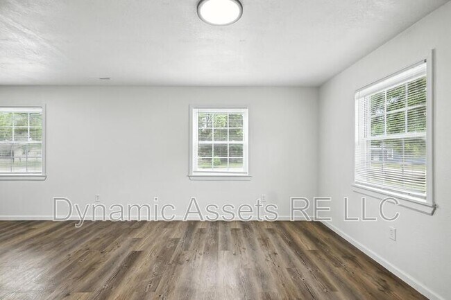 Building Photo - 509 E Jefferson St