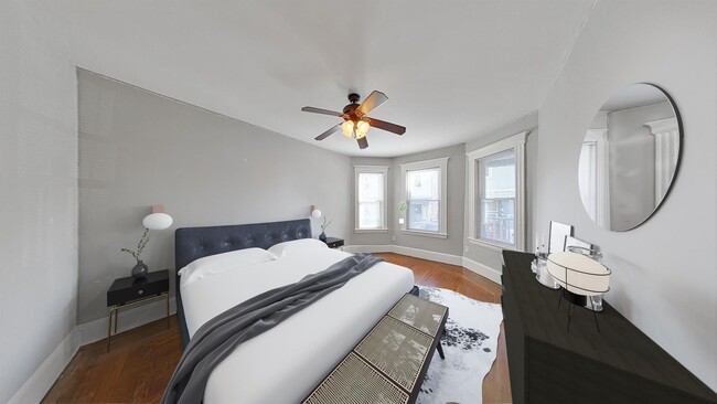 Building Photo - NICE 6 BED IN MISSIN HILL!!!!