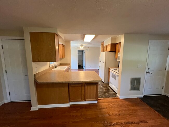 Building Photo - 3591 Harry Truman Dr