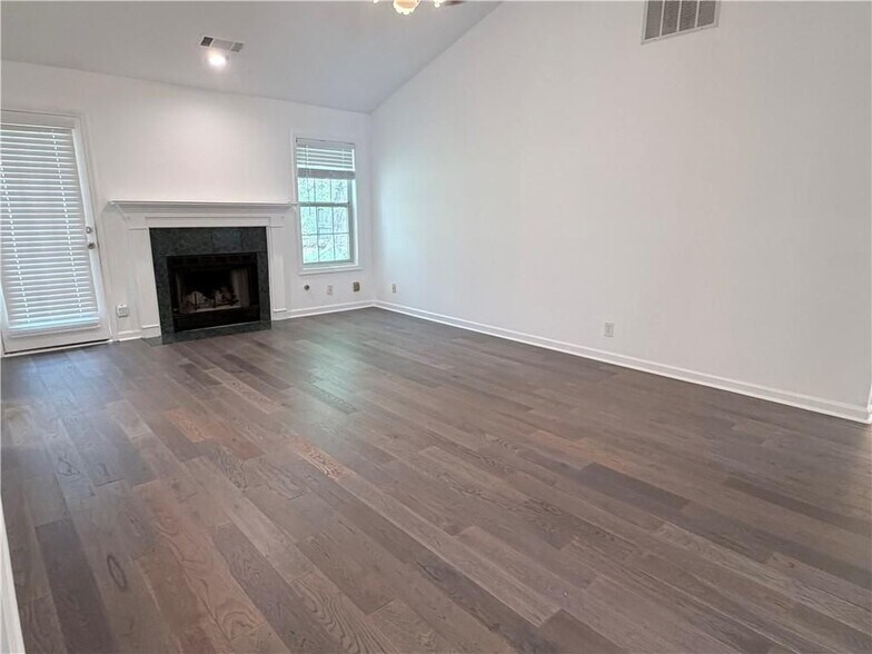 Building Photo - 678 Arbour Way